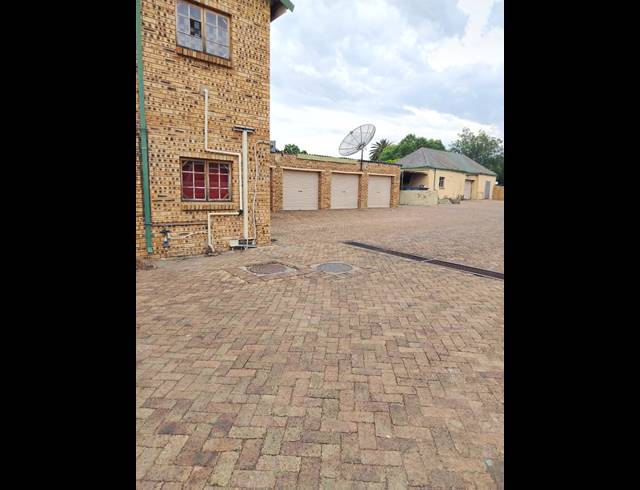 2 BEDROOM APARTMENT FOR SALE IN LENNOXTON